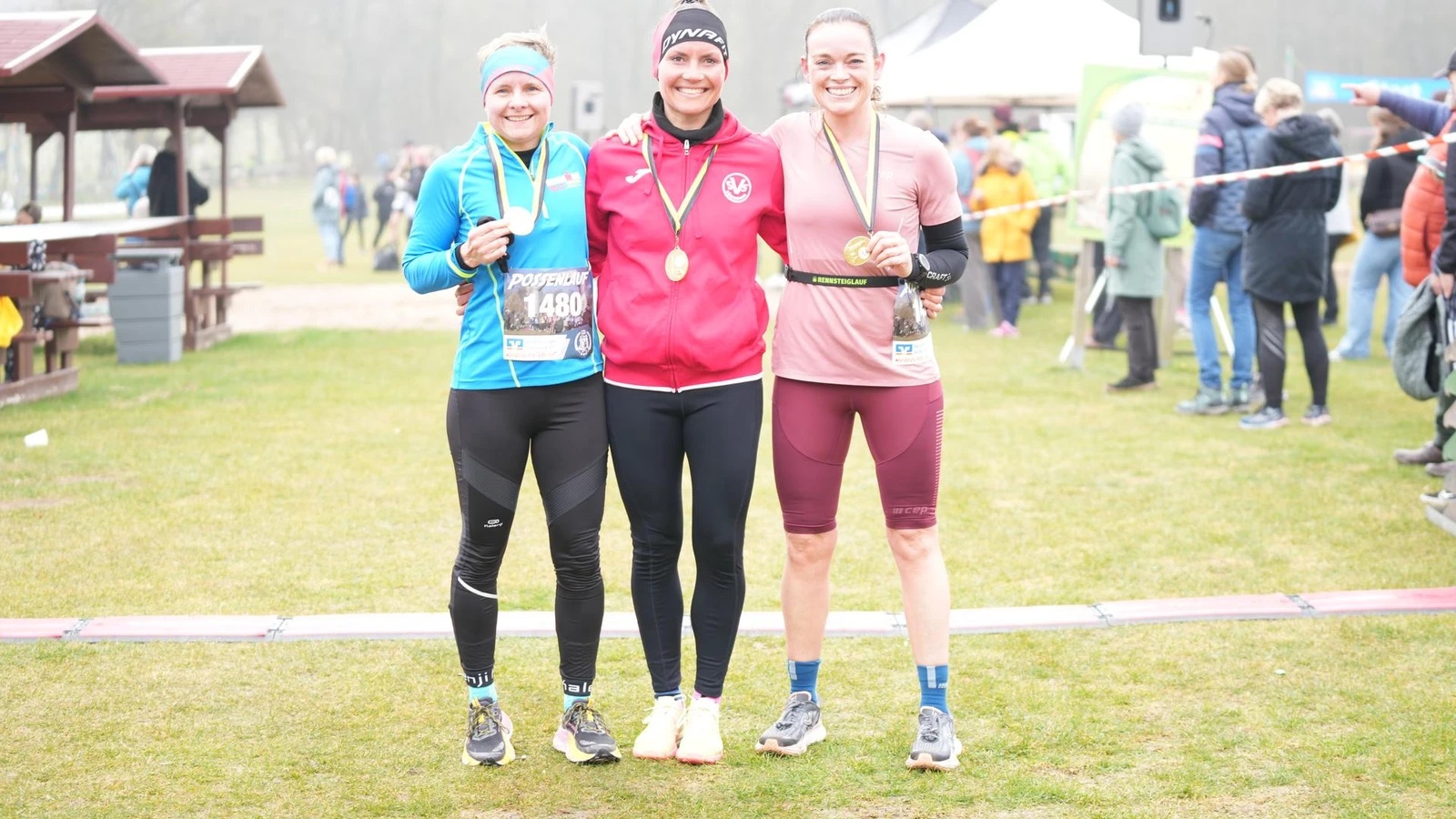 Die Siegerinnen über die 8km